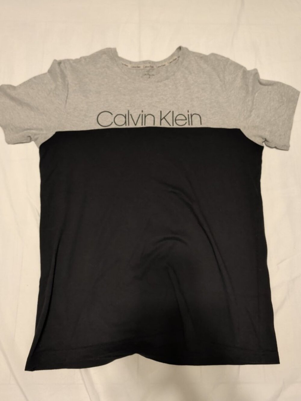 Calvin Klein Gray Black Colorblock Logo Tee — Men's M
